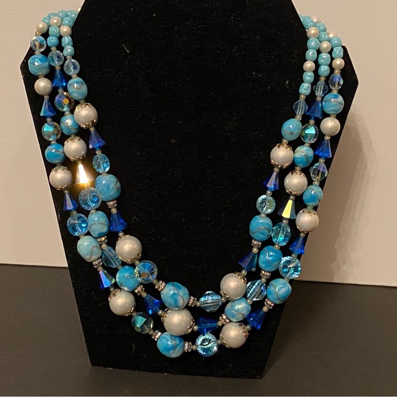 VENDOME VINTAGE NECKLACE TRIPLE STRAND BLUE CRYSTAL WEDDING CAKE BEAD FAUX PEARL